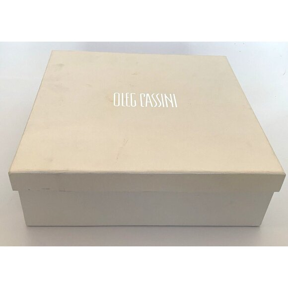 Oleg Cassini Crystal Cake Plate Footed Stand 8.5 Inch Diamond Flower Signed - Picture 8 of 9